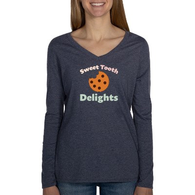 Full color heathered navy long sleeve tee.