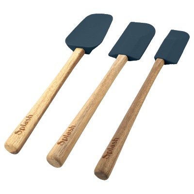 La cuisine silicone utensils with laser engraved imprint on the wooden handle.