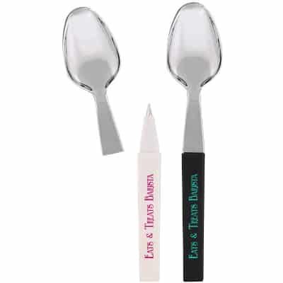 Plastic dinner spoon pen.