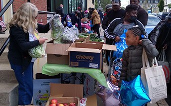 Philly fridges share food and other items 24/7